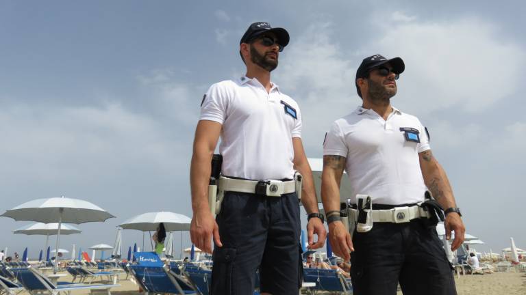Ferragosto a Rimini: stop alla vendita di bevande in bottiglie di vetro Ferragosto a Rimini: stop alla vendita di bevande in bottiglie di vetro