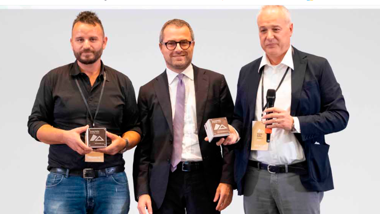 La premiazione dei fratelli Gryka durate il Cassa Edile Awards, riconoscimento che hanno ricevuto per tre anni consecutivi La premiazione dei fratelli Gryka durate il Cassa Edile Awards, riconoscimento che hanno ricevuto per tre anni consecutivi
