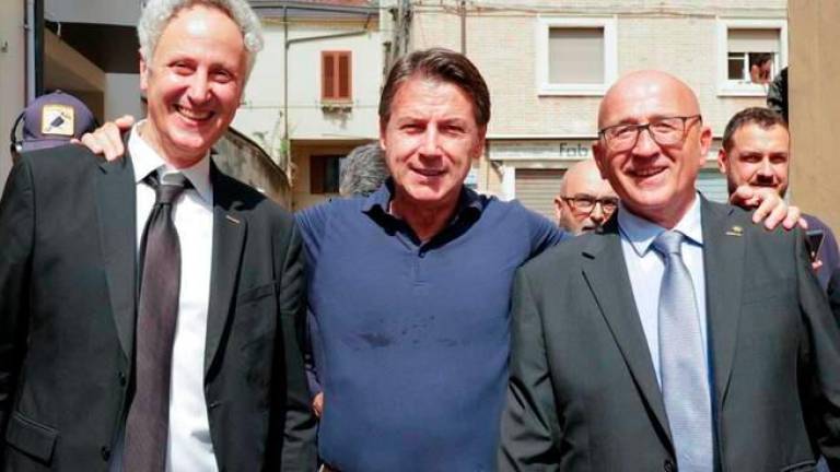 Giuseppe Conte tra Marco Croatti e Gabriele Lanzi Giuseppe Conte tra Marco Croatti e Gabriele Lanzi