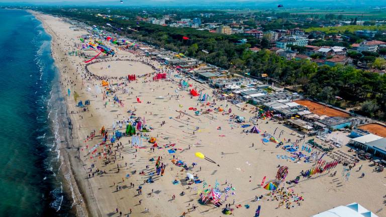 Cervia, il festival degli aquiloni torna dal 20 aprile al 1° maggio VIDEO GALLERY