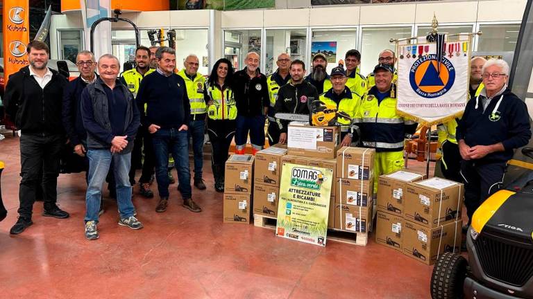 Di fronte alle emergenze, diamoci un taglio: la Stiga dona 23 motoseghe alla Protezione Civile della Bassa Romagna Di fronte alle emergenze, diamoci un taglio: la Stiga dona 23 motoseghe alla Protezione Civile della Bassa Romagna