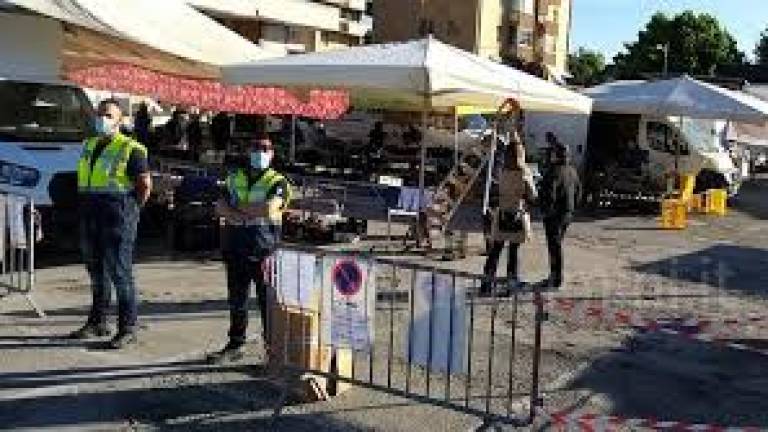 Riccione, i commercianti: mercato sospeso, colpa del Comune Riccione, i commercianti: mercato sospeso, colpa del Comune