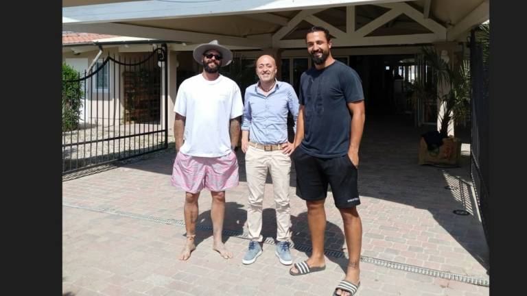 Prima o poi apriamo un bagno al mare: dopo 30 anni il sogno si avvera a Marina di Ravenna Prima o poi apriamo un bagno al mare: dopo 30 anni il sogno si avvera a Marina di Ravenna