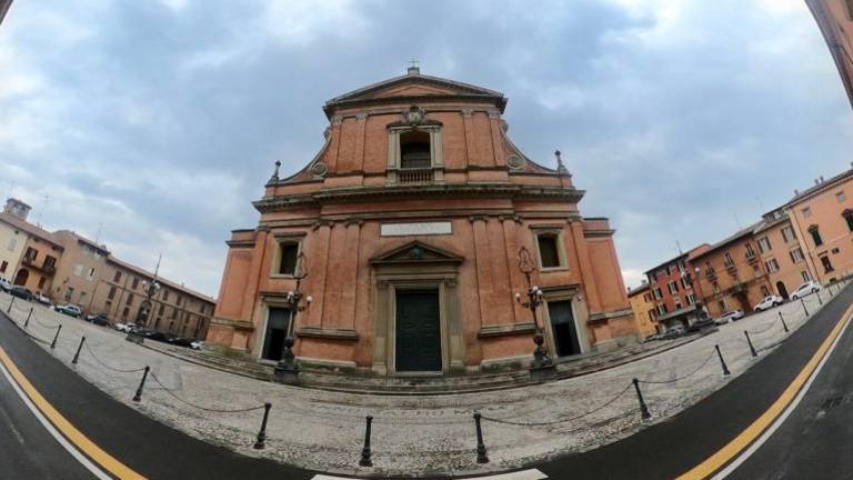 Coronavirus, la messa del vescovo di Imola su Youtube e le nuove prescrizioni Coronavirus, la messa del vescovo di Imola su Youtube e le nuove prescrizioni