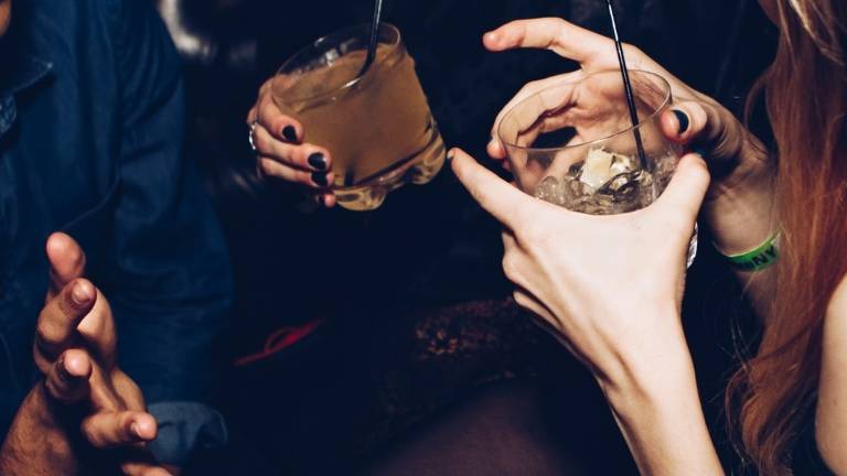 Ravenna, vietati vetro e alcol dalle 20 di sabato 14 agosto alle 5 di lunedì Ravenna, vietati vetro e alcol dalle 20 di sabato 14 agosto alle 5 di lunedì