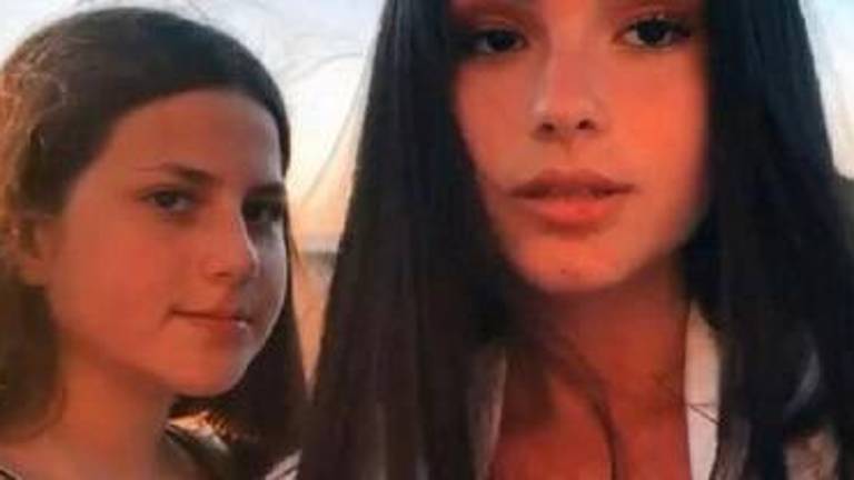 Riccione, sorelle travolte dal treno, la procura chiede archiviazione: Non si sono suicidate Riccione, sorelle travolte dal treno, la procura chiede archiviazione: Non si sono suicidate