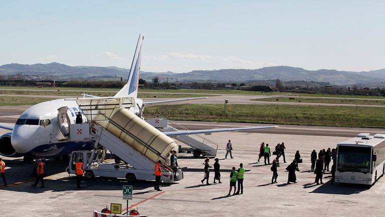 Al via a Pasqua la summer season dell’aeroporto di Rimini. La Romagna collegata a 12 Paesi: non solo Europa ma anche Mar Rosso. Tutte le destinazioni e le frequenze Al via a Pasqua la summer season dell’aeroporto di Rimini. La Romagna collegata a 12 Paesi: non solo Europa ma anche Mar Rosso. Tutte le destinazioni e le frequenze