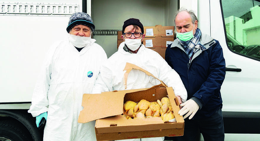 Cesenatico, i pescatori donano polli Cesenatico, i pescatori donano polli