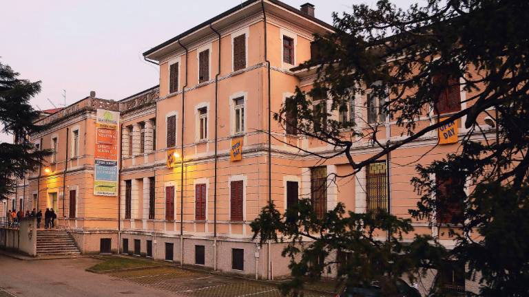Lavori e aria di trasloco al “Pascal” di Cesena, i docenti suggeriscono un’alternativa Lavori e aria di trasloco al “Pascal” di Cesena, i docenti suggeriscono un’alternativa