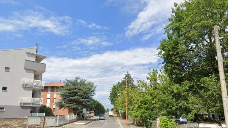Semaforo pedonale a chiamata in arrivo in via Cerchia di S. Egidio a Cesena Semaforo pedonale a chiamata in arrivo in via Cerchia di S. Egidio a Cesena