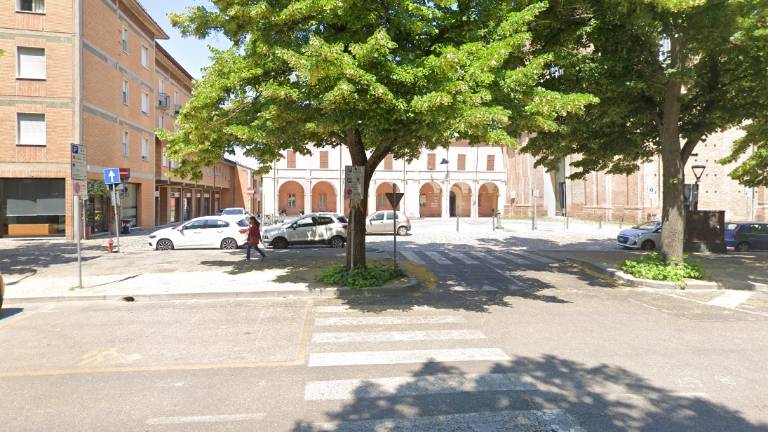 Cesena, in viale Mazzoni abbattimento barriere architettoniche e percorso per ipovedenti Cesena, in viale Mazzoni abbattimento barriere architettoniche e percorso per ipovedenti