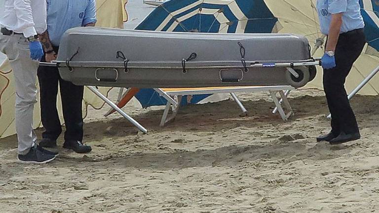Tragedia a Rimini, turista annega in mare Tragedia a Rimini, turista annega in mare