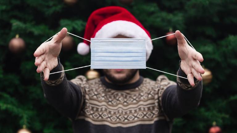 Covid, l'appello del medico di base: Se avete sintomi, non uscite di casa anche se è il giorno di Natale Covid, l'appello del medico di base: Se avete sintomi, non uscite di casa anche se è il giorno di Natale