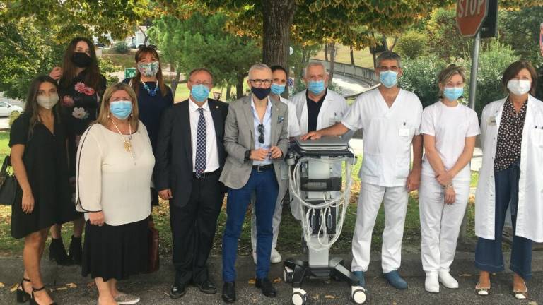 Donato un ecografo al pronto soccorso del Bufalini a Cesena Donato un ecografo al pronto soccorso del Bufalini a Cesena