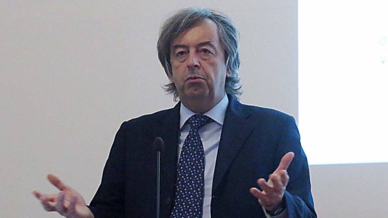 Covid Italia, Burioni: Omicron è un virus mutato, ma un po' più buono Covid Italia, Burioni: Omicron è un virus mutato, ma un po' più buono