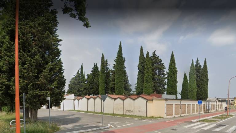 Cesena: ladri in azione fuori dal cimitero di Pievesestina Cesena: ladri in azione fuori dal cimitero di Pievesestina