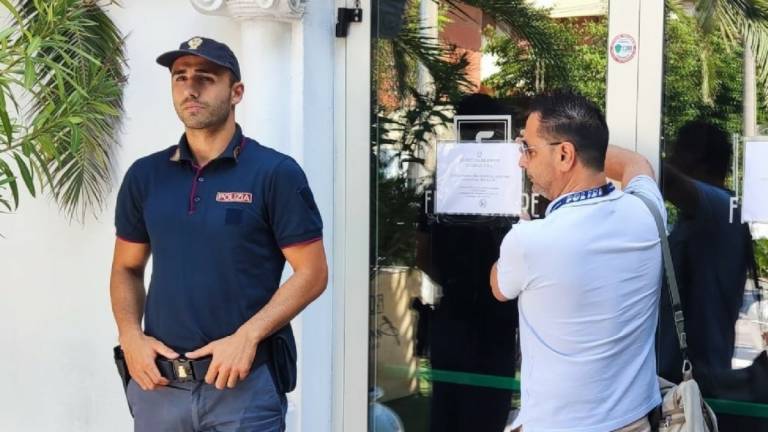 Rimini, vigile del fuoco ucciso: chiuso il Frontemare per 10 giorni Rimini, vigile del fuoco ucciso: chiuso il Frontemare per 10 giorni