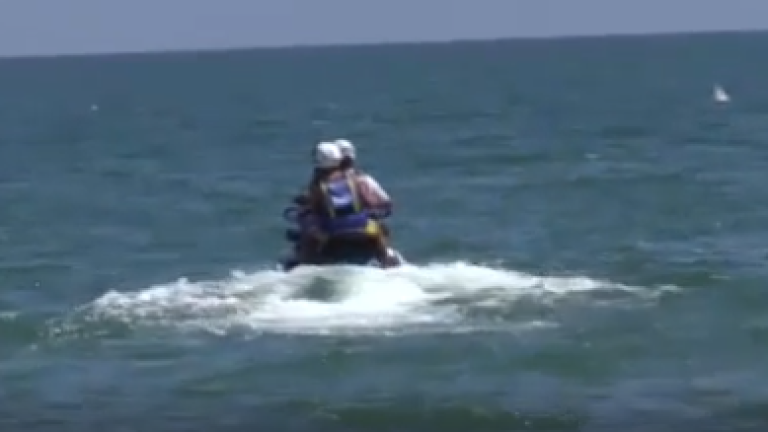Figlio di Salvini su moto d'acqua della Polizia, avviati accertamenti Figlio di Salvini su moto d'acqua della Polizia, avviati accertamenti