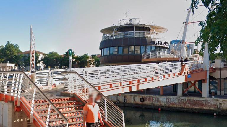 Il ponte mobile che collega Cattolica e Gabicce Il ponte mobile che collega Cattolica e Gabicce