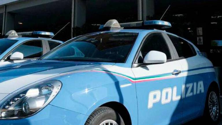 Rimini. Scovato il molestatore, è un 21enne: sequestrati Pc e smartphone Rimini. Scovato il molestatore, è un 21enne: sequestrati Pc e smartphone