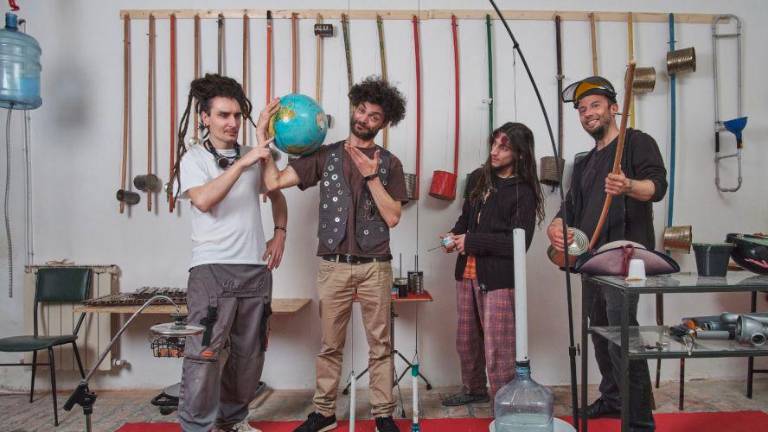Lugo, realizzazione di strumenti musicali con materiali di scarto Lugo, realizzazione di strumenti musicali con materiali di scarto