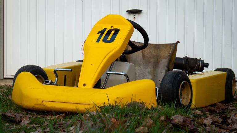 Cattolica, rubano un go-kart e se ne vanno in giro per strada: due minorenni denunciati Cattolica, rubano un go-kart e se ne vanno in giro per strada: due minorenni denunciati