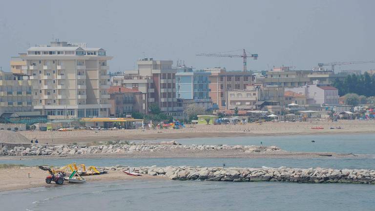 Rimini, hotel trasformati in condomini: “Equilibri della città a rischio” Rimini, hotel trasformati in condomini: “Equilibri della città a rischio”