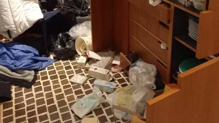 Lugo, per rubare un panettone e una catenina gli sfasciano la casa Lugo, per rubare un panettone e una catenina gli sfasciano la casa