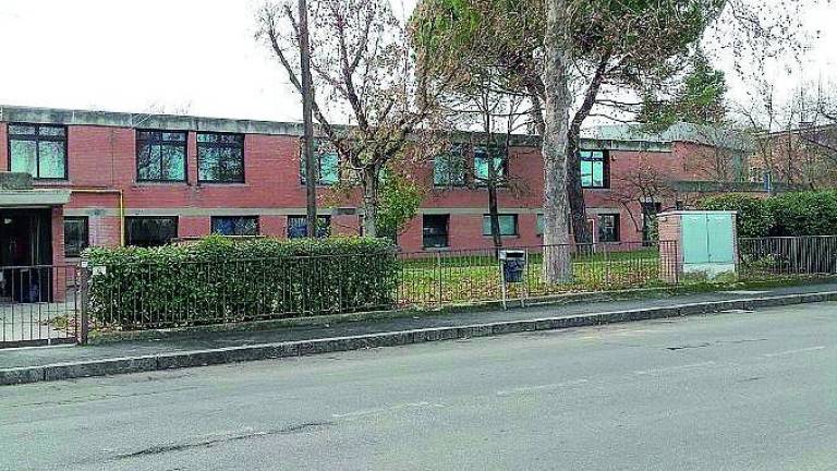 Imola, piove sui banchi. Trasferita una classe della scuola primaria Imola, piove sui banchi. Trasferita una classe della scuola primaria