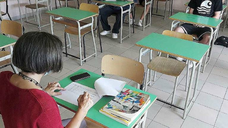 Scuola, da lunedì le regole anti-Covid: quarantene e tamponi Scuola, da lunedì le regole anti-Covid: quarantene e tamponi