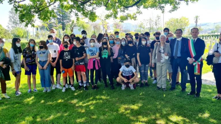 Meldola, gli alunni della Dante Alighieri a Vivi la tua Città Meldola, gli alunni della Dante Alighieri a Vivi la tua Città