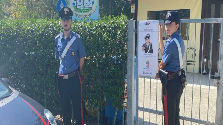 Riccione, truffano due anziane rubando 2.000 euro e mezzo chilo d'oro: bloccati dai Carabinieri Riccione, truffano due anziane rubando 2.000 euro e mezzo chilo d'oro: bloccati dai Carabinieri