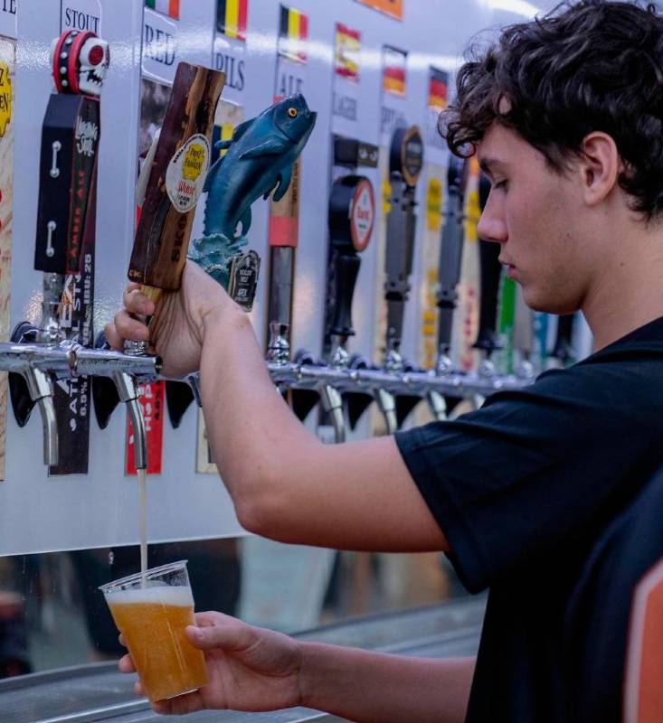 Rimini, torna BirRimini in piazzale Fellini, via alla festa della birra artigianale Rimini, torna BirRimini in piazzale Fellini, via alla festa della birra artigianale