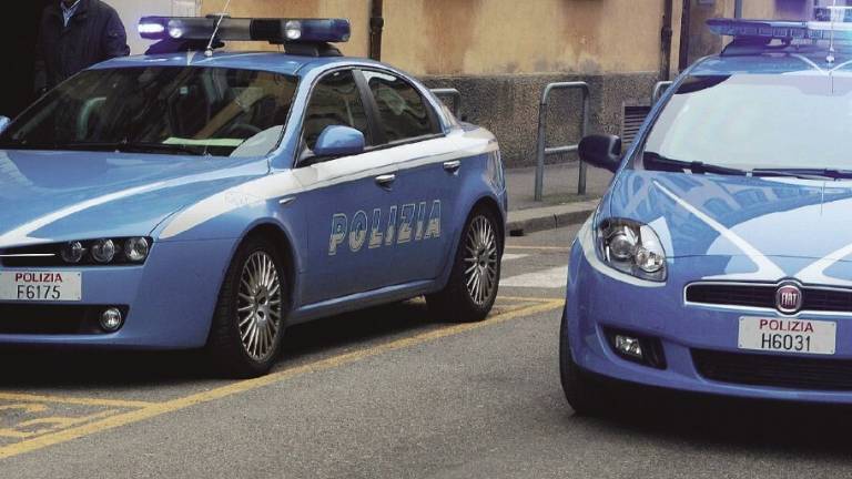 Trovato morto in casa: sospetta overdose di droga Trovato morto in casa: sospetta overdose di droga