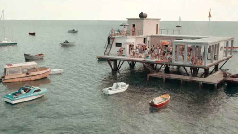 Isola delle Rose, esce il 9 dicembre il film Netflix / IL TRAILER Isola delle Rose, esce il 9 dicembre il film Netflix / IL TRAILER