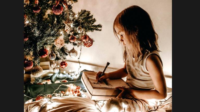 Cattolica, i manifesti di auguri di Natale con i disegni dei bimbi di Nido e scuola dell’infanzia Cattolica, i manifesti di auguri di Natale con i disegni dei bimbi di Nido e scuola dell’infanzia