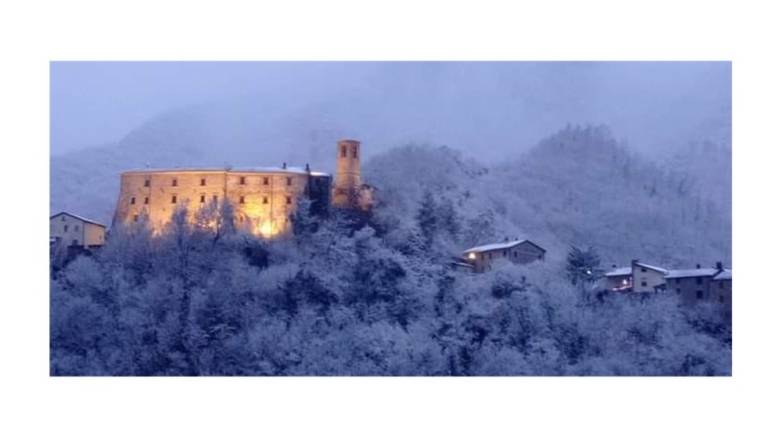 Rimini, Casteldelci imbiancata dalla neve è come una cartolina