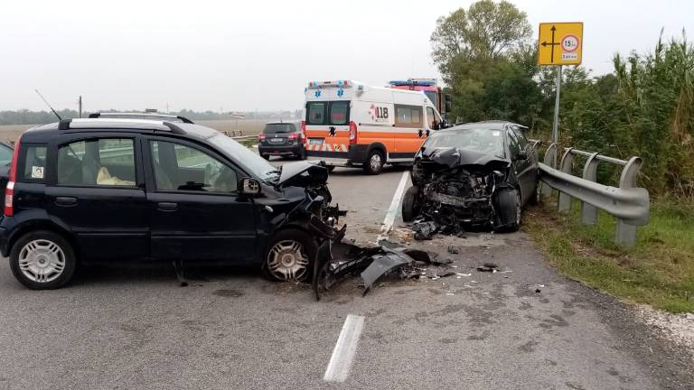 Ravenna, incidente mortale a Savio nello scontro tra due auto Ravenna, incidente mortale a Savio nello scontro tra due auto