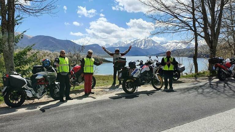 Una uscita benefica in moto con il Motoclub Misano per ricordare Marco Simoncelli Una uscita benefica in moto con il Motoclub Misano per ricordare Marco Simoncelli