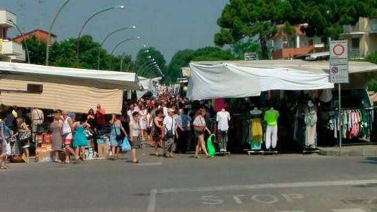Anziana scippata: due giovani arrestate al mercato di Gatteo Mare Anziana scippata: due giovani arrestate al mercato di Gatteo Mare