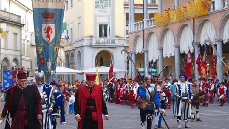 Faenza, Bigorda: ecco le cinque damine dei rioni Faenza, Bigorda: ecco le cinque damine dei rioni
