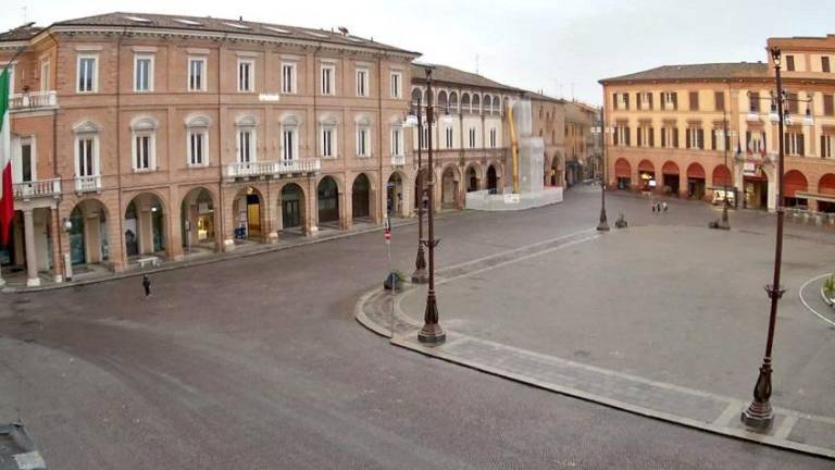 Forlì, piazza Saffi più sicura grazie alle telecamere Forlì, piazza Saffi più sicura grazie alle telecamere