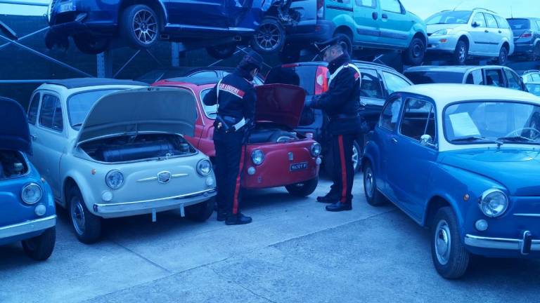 Il racket delle Fiat 500: a Faenza sgominati i ricettatori di ricambi d'auto d'epoca Il racket delle Fiat 500: a Faenza sgominati i ricettatori di ricambi d'auto d'epoca