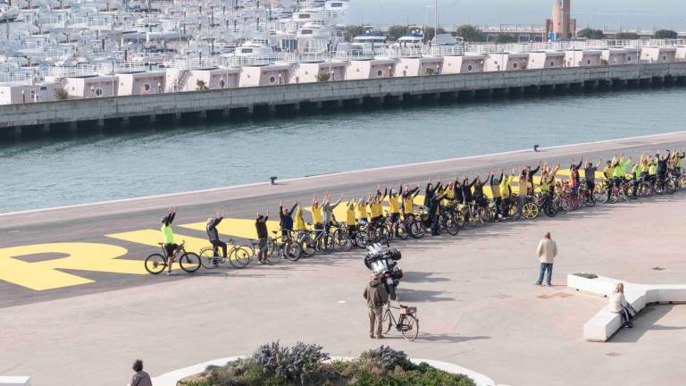 Rimini. A 100 giorni dal Tour de France: sindaco, giunta e vescovo in bici per il conto alla rovescia Rimini. A 100 giorni dal Tour de France: sindaco, giunta e vescovo in bici per il conto alla rovescia