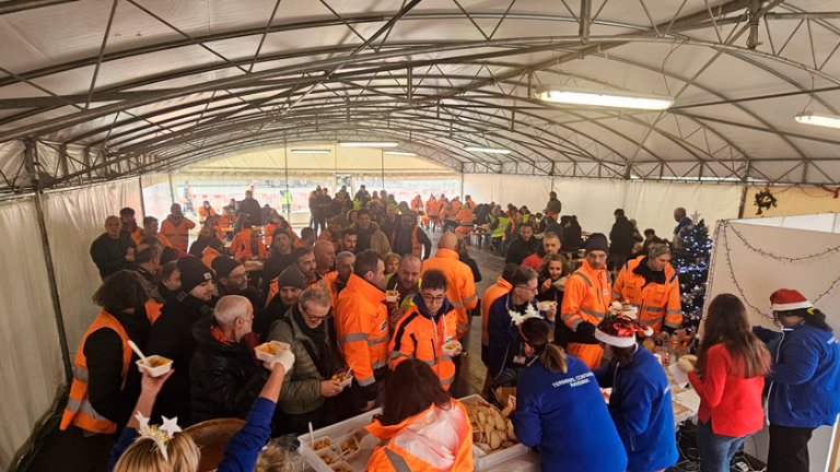 Ravenna, oltre 500 partecipanti al pranzo di fine anno dei portuali Ravenna, oltre 500 partecipanti al pranzo di fine anno dei portuali