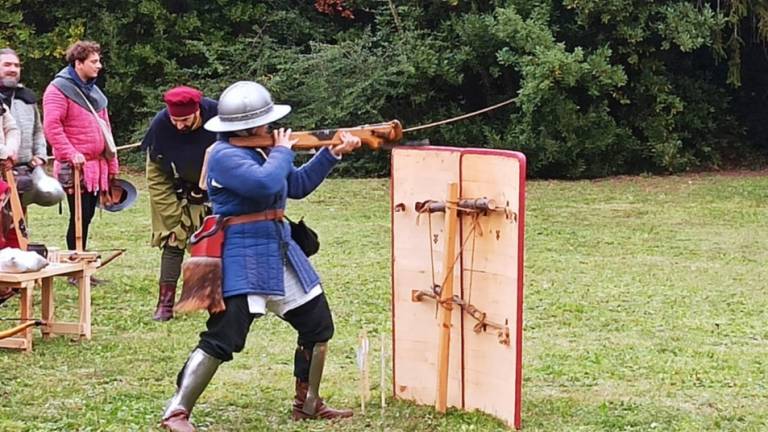 Brisighella, sfide tra i balestrieri medioevali Brisighella, sfide tra i balestrieri medioevali