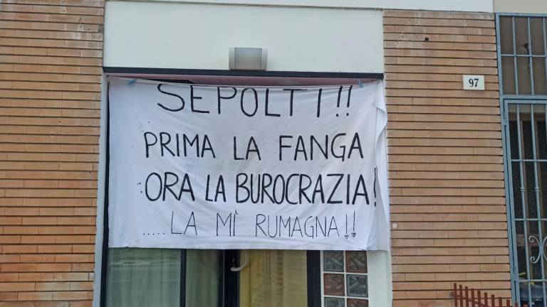 Giro d’Italia a Forlì, “Grazie a tutti per l’aiuto”, “Sommersi dal fango”: i tifosi non dimenticano l’alluvione VIDEO GALLERY Giro d’Italia a Forlì, “Grazie a tutti per l’aiuto”, “Sommersi dal fango”: i tifosi non dimenticano l’alluvione VIDEO GALLERY