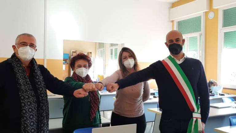 Fusignano, da Auser 13 computer per la scuola primaria Fusignano, da Auser 13 computer per la scuola primaria
