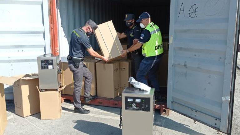 Sequestrati al porto di Ravenna 210 generatori di ozono non a norma Sequestrati al porto di Ravenna 210 generatori di ozono non a norma