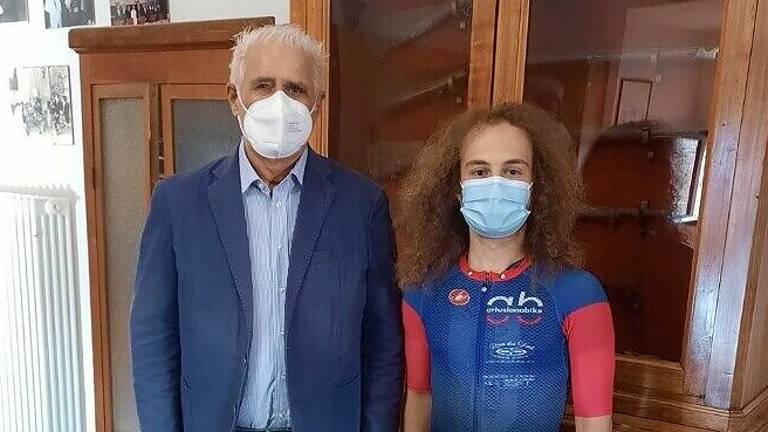 Scala per 66 volte di fila la collina di Bertinoro: Forlimpopoli premia il super-atleta Lorenzo Mazzi Scala per 66 volte di fila la collina di Bertinoro: Forlimpopoli premia il super-atleta Lorenzo Mazzi